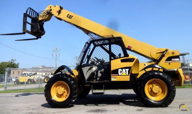 Caterpillar TH 360 B in cantiere